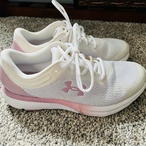 UNDER ARMOUR CHARGED RUNNING SHOES